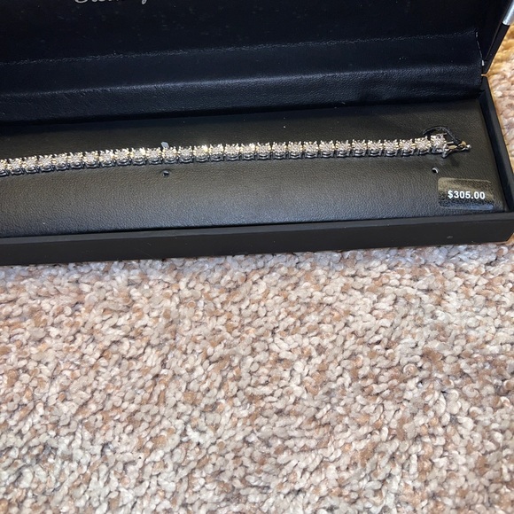 Diamond tennis bracelet - Picture 3 of 5